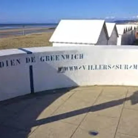 3 Pièces Avec Mezzanine Près De La Plage, Parking Compris - Fr-1-712-19 *